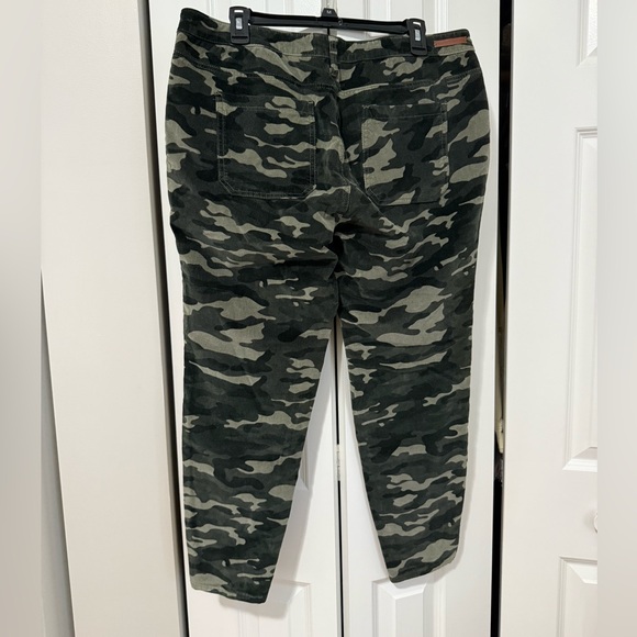 Anthropologie Pilcro High Rise Camo Skinny Jeans (Size 16) - Picture 8 of 8